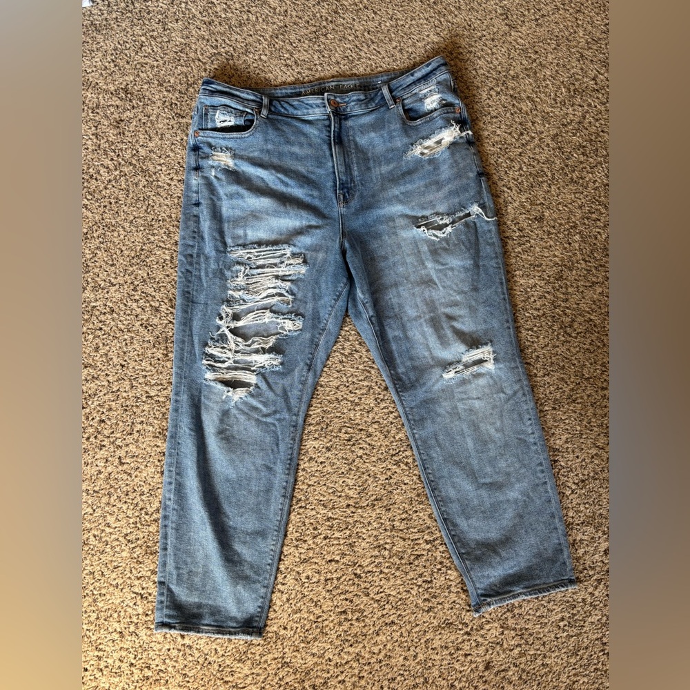 American Eagle Light Wash Distressed Mom Jeans